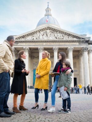 Family in front of the Pantheon